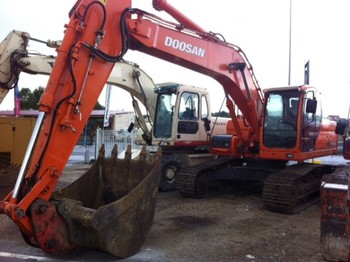 DOOSAN DX225 - Crawler excavator