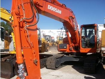 Crawler excavator DAEWOO DX225LC: picture 1