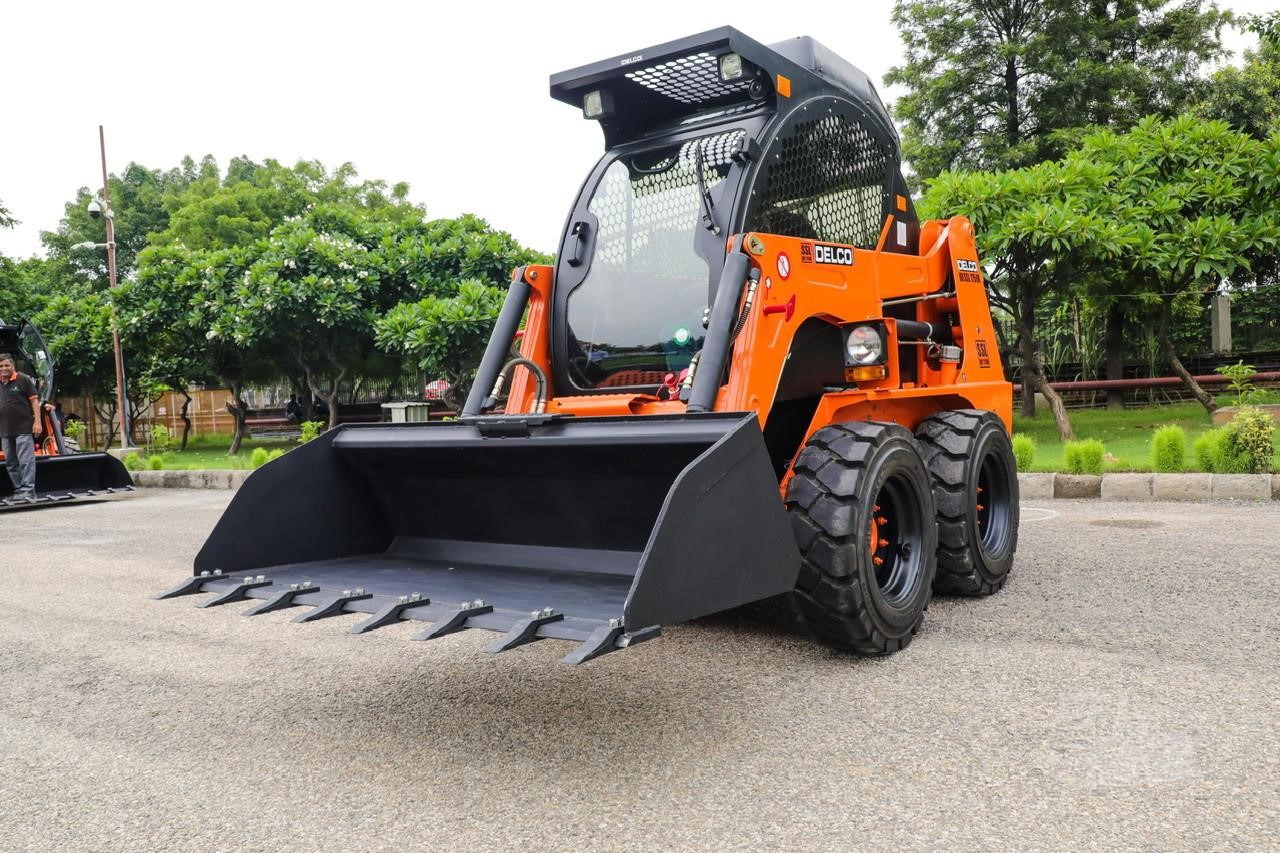 New Skid steer loader DELCO SSL175: picture 4