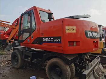 Wheel excavator DOOSAN