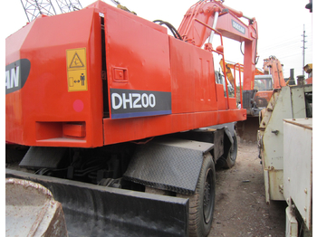 Wheel excavator DOOSAN DH200: picture 1