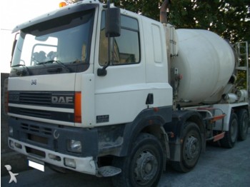 Concrete mixer truck Daf 85 CF 430: picture 1