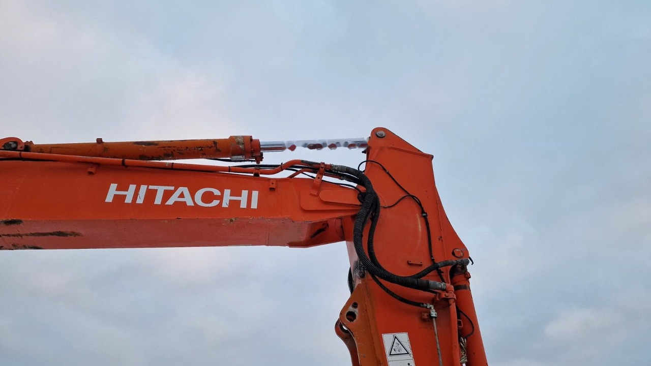 Crawler excavator Hitachi Zaxis 225: picture 13