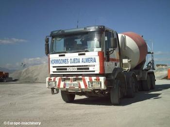 Concrete mixer truck IVECO MP340: picture 1