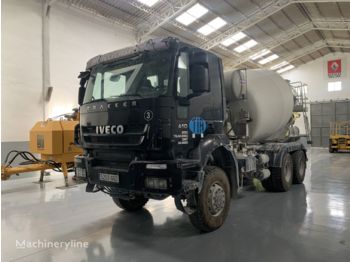 Concrete mixer truck IVECO TRAKKER 410 6X6: picture 1