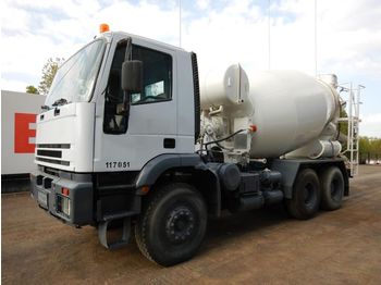 Concrete mixer truck, Truck Iveco Euro Trakker: picture 1