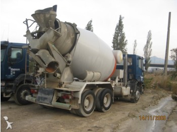 Concrete mixer truck Iveco Trakker  260 E 34: picture 1