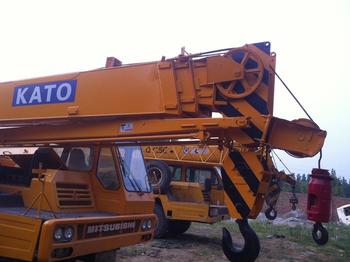Mobile crane KATO NK-300E-111: picture 1