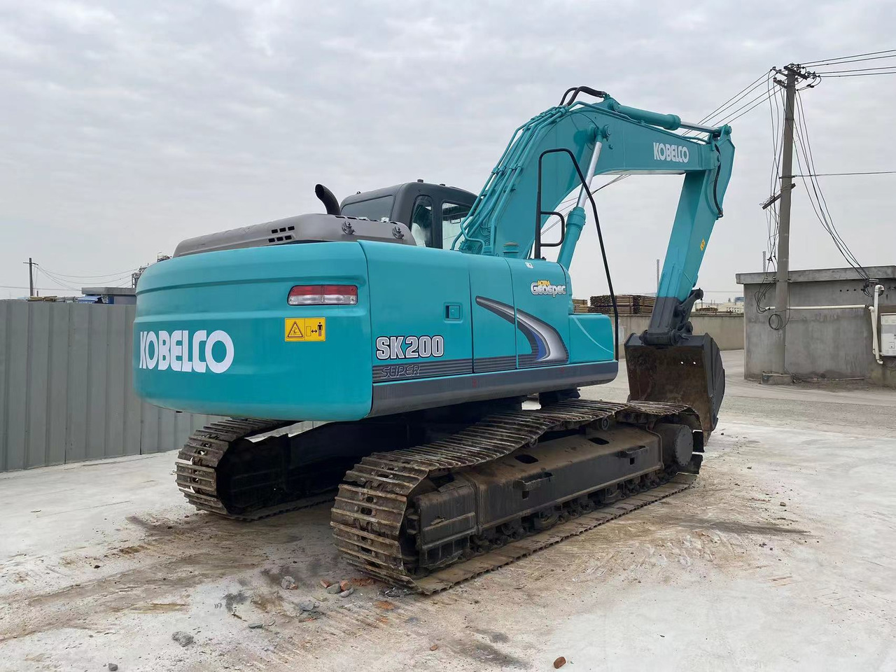 New Excavator KOBELCO USED SK200 IN GOOD CONDITION ON SALE: picture 4