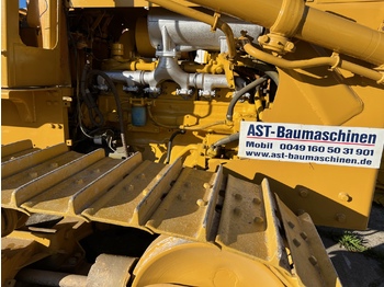 Bulldozer KOMATSU D65-E: picture 2