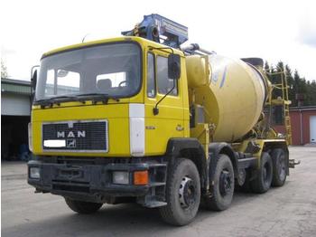 Concrete pump truck MAN 32.322 + Putzmeister 22m: picture 1