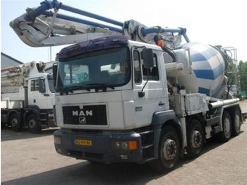 Concrete pump truck MAN Putzmeister  M28/9m3: picture 1