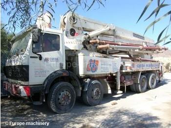 Concrete pump truck Mercedes 3535: picture 1
