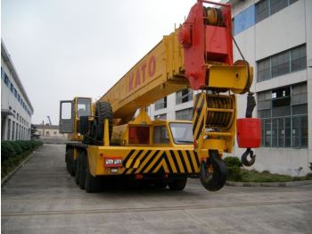 KATO KTA NK1000E on chassis NK1000E - Mobile crane