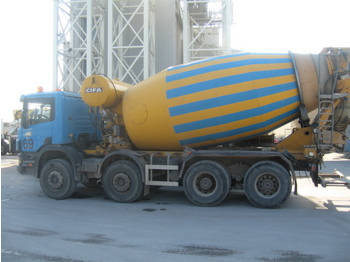 Concrete mixer truck SCANIA P114 380: picture 1