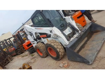 BOBCAT S650 - Skid steer loader