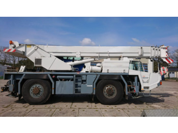 Mobile crane TADANO