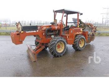 DITCH WITCH 8020T 4x4x4 Rubber-Tired - Trencher