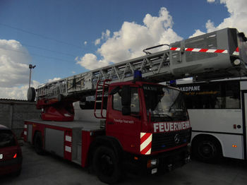 MERCEDES-BENZ 1524 - 30 m - Truck with aerial platform