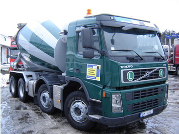 Concrete mixer truck VOLVO FM400: picture 1