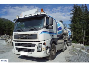 Concrete mixer truck Volvo FM12: picture 1