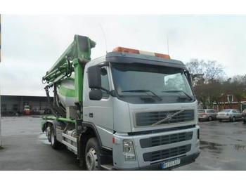 Concrete mixer truck, Concrete pump truck Volvo FM9: picture 1