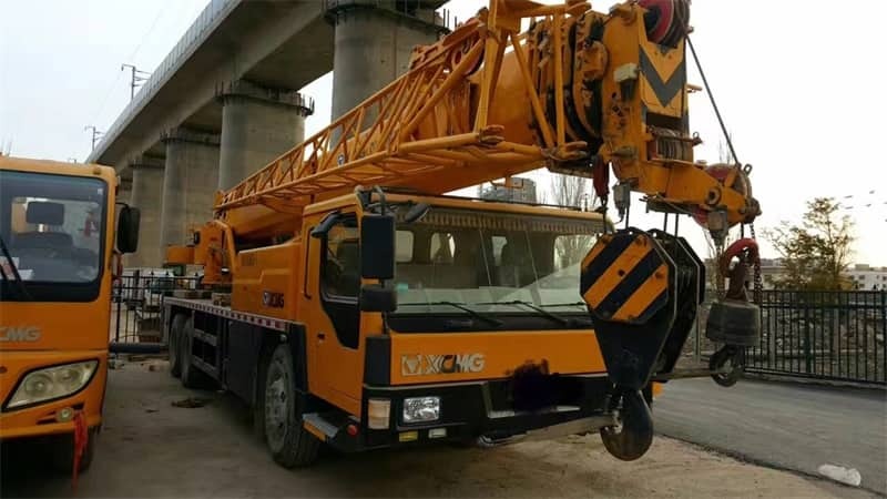 Mobile crane XCMG Used Pickup Truck Crane Tractor Winch Crane QY30K5-1 professional: picture 6