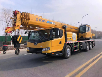 Mobile crane XCMG