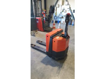 Pallet truck BT Lwe180
