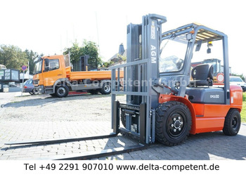 Diesel forklift 3000 kg CPCD30 - Seitenschieber: picture 1