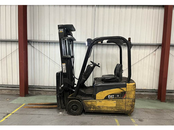 Electric forklift CATERPILLAR EP