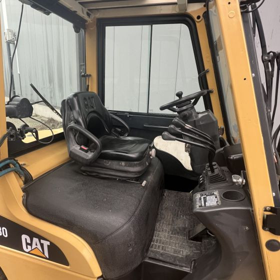 Electric forklift Caterpillar DP30NT: picture 4
