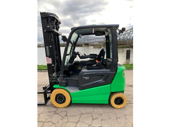 Electric forklift CESAB