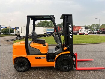 Diesel forklift Hyundai 30D-7E