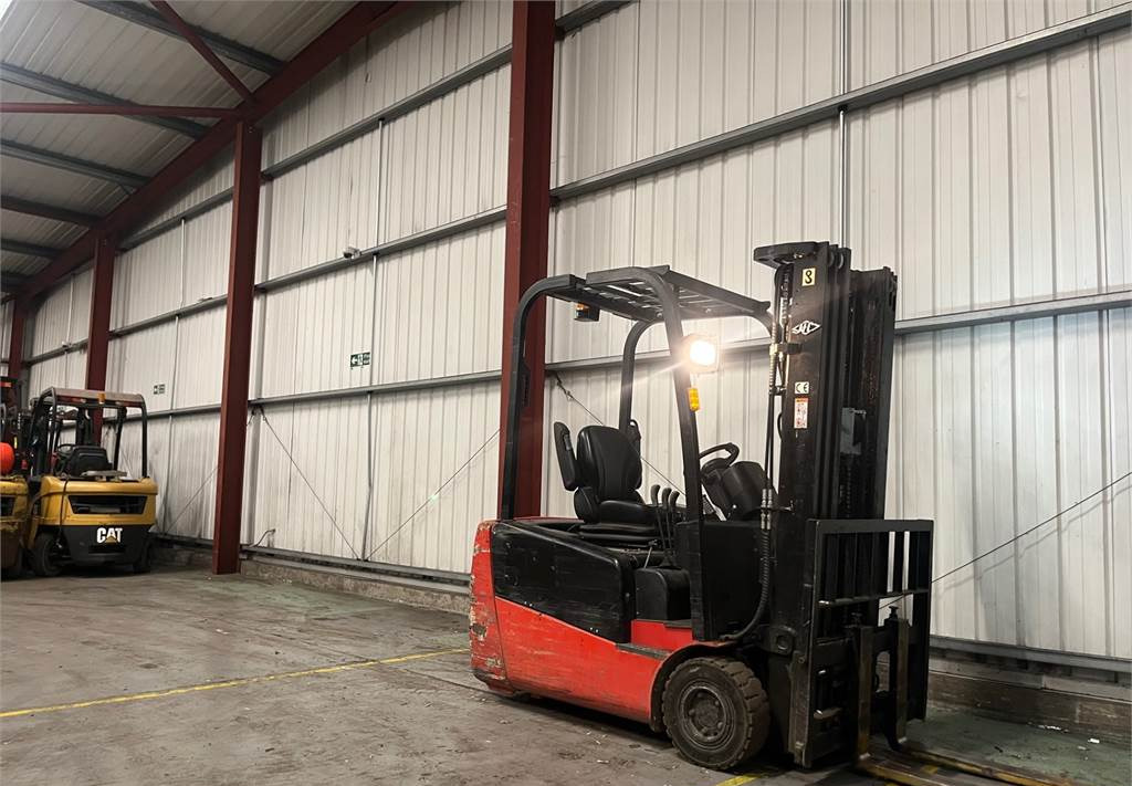 Electric forklift Hangcha CPCD18J: picture 4