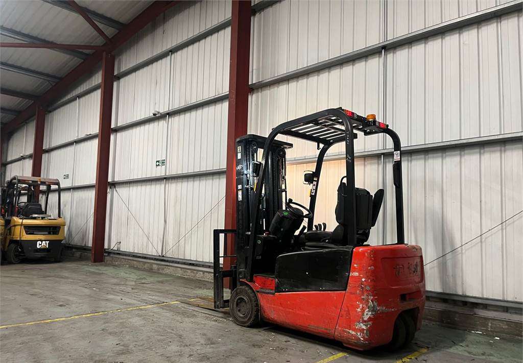Electric forklift Hangcha CPCD18J: picture 3