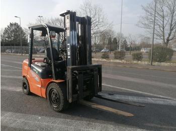 Diesel forklift Heli CPCD30: picture 1