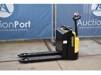 Pallet truck Hyster P2.0: picture 1