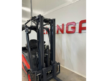 Linde 10447 - E16-02  - Electric forklift: picture 5