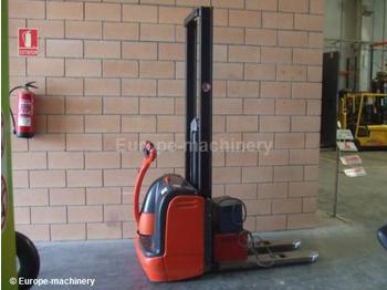 Linde L10B - Reach truck