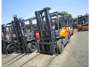 Forklift TCM FD30: picture 1