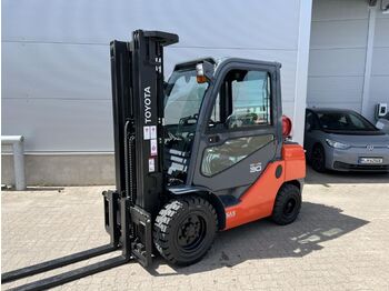 LPG forklift Toyota 02-8 FGF 30: picture 1