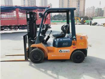 Forklift Toyota 7FD30: picture 1