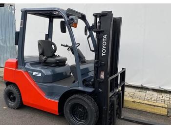 Forklift Toyota 9452 - 02-8FD25: picture 1