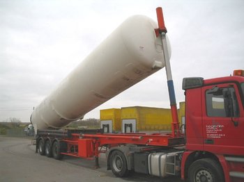 Tanker semi-trailer Benalu: picture 1
