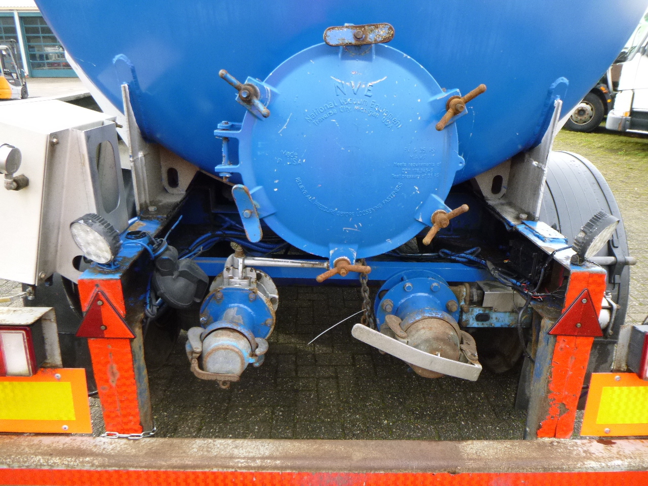 Tanker semi-trailer Crossland Vacuum tank alu 33 m3 / 1 comp + pump: picture 6