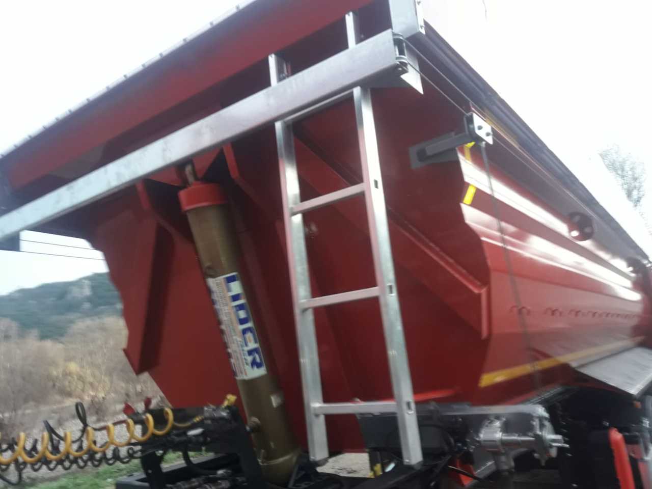 New Tipper semi-trailer for transportation of timber LIDER 2024 MODELS YEAR NEW (MANUFACTURER COMPANY LIDER TRAILER & TANKER: picture 2