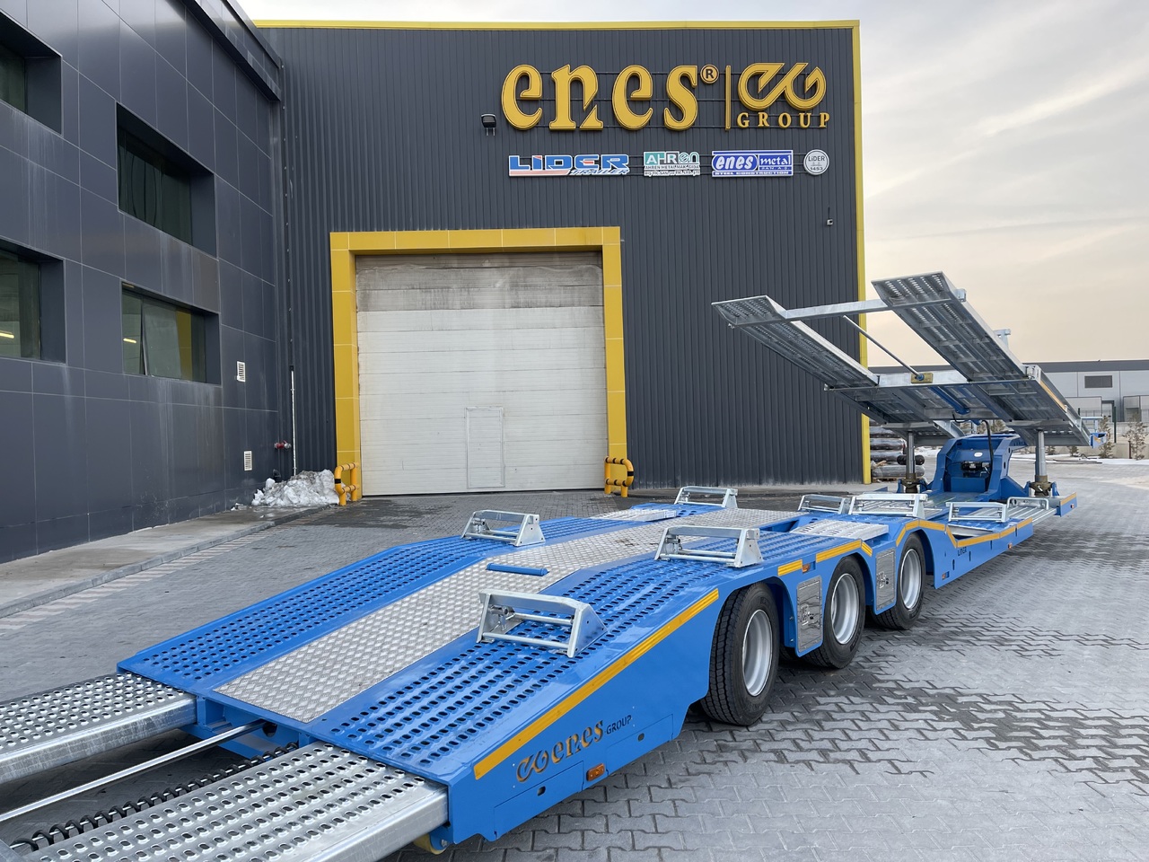New Autotransporter semi-trailer for transportation of heavy machinery LIDER 2024 NEW UNUSED READY IN FACTORY STOCK: picture 12