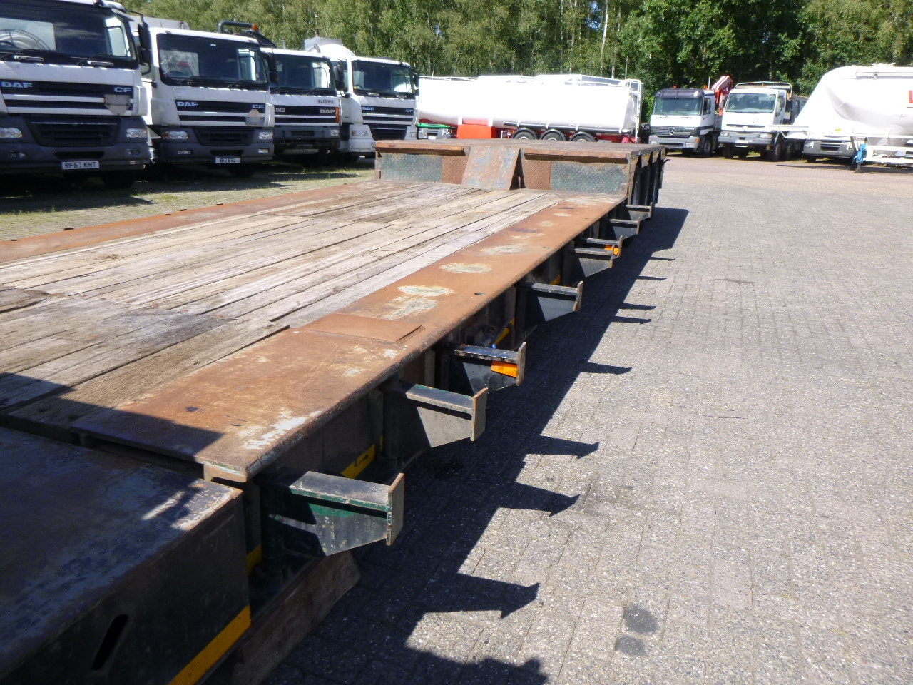 Low loader semi-trailer Nooteboom 3-axle lowbed trailer 33 t / extendable 8.5 m: picture 9