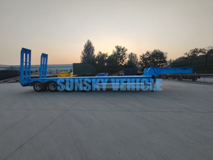 New Low loader semi-trailer for transportation of heavy machinery SUNSKY 3-Axle 30Ton lowbed semi-trailer: picture 11